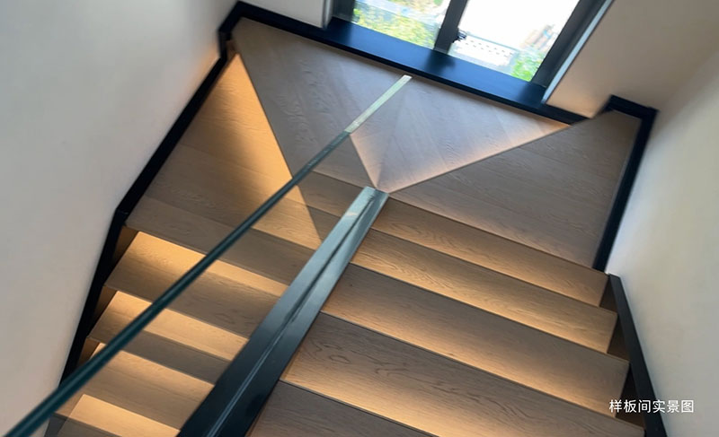 000000.jpg 000000.jpg