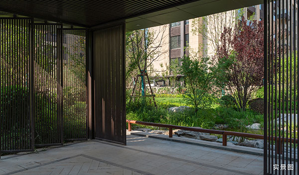 000000.jpg 000000.jpg