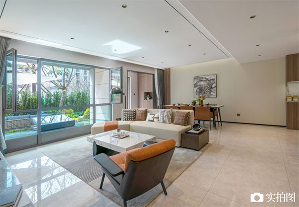 000000.jpg 000000.jpg